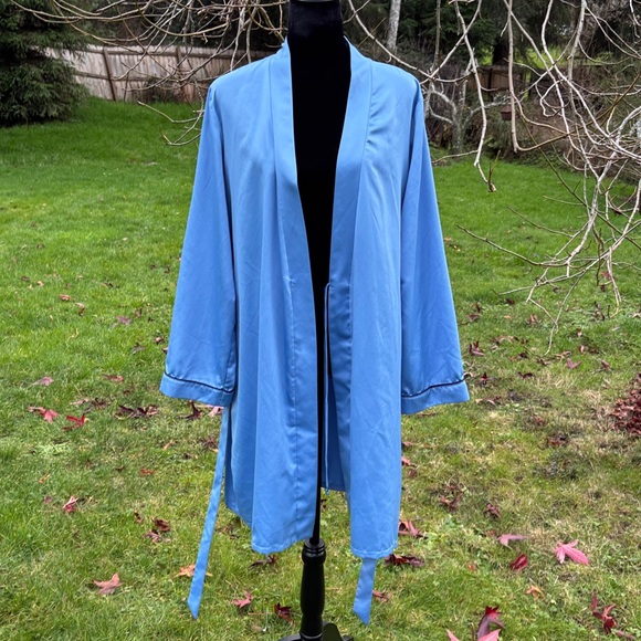 Secret Treasures Robe - Picture 6 of 10